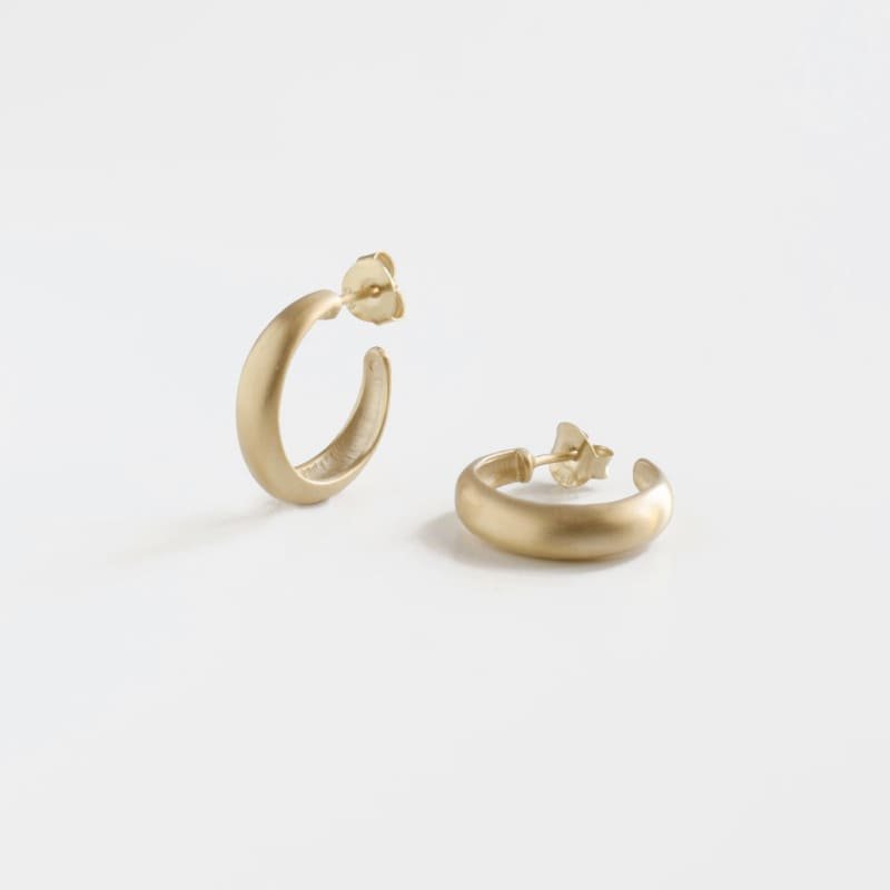 Bea-Hoop-Earrings-Gold