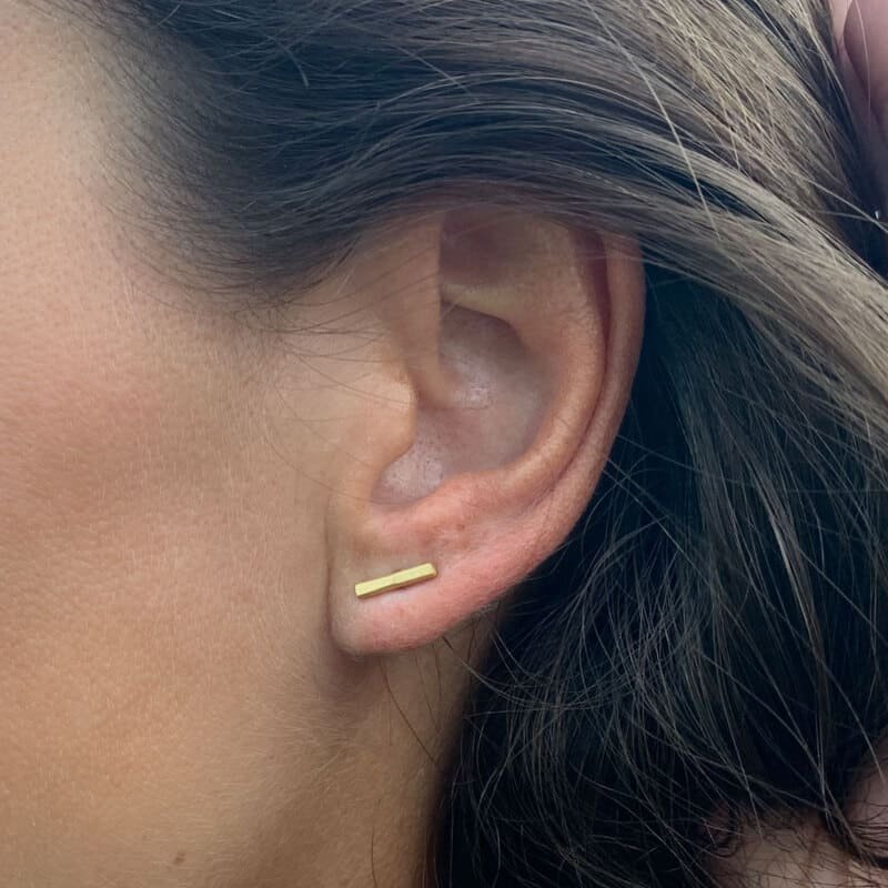 Kam-in-Earrings-gold-lady-2