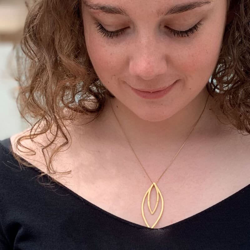 Maria-double-pendant-gold-lady Maria-double-pendant-gold-lady