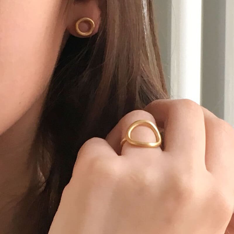 Nicola-Ring-Gold-Lady-3 Nicola-Ring-Gold-Lady-3