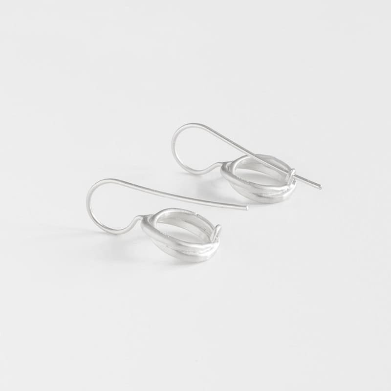 Sophie-Twin-S-Hippies-Earrings-Silver-2