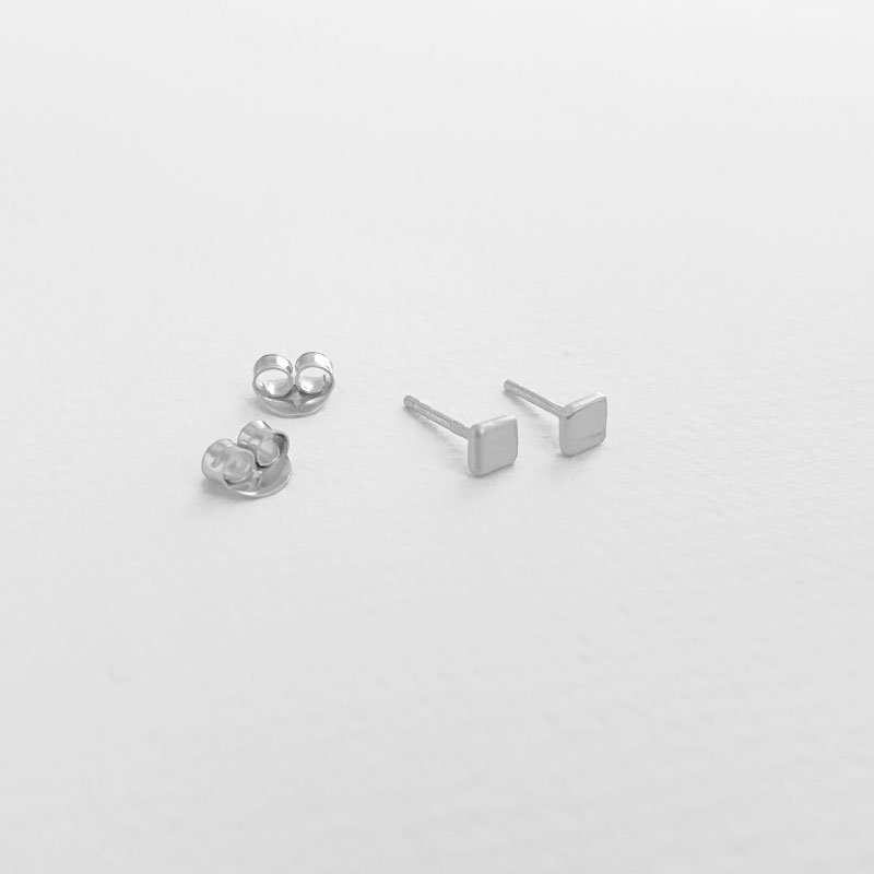 bretagne-mini-squared-earrings-silver