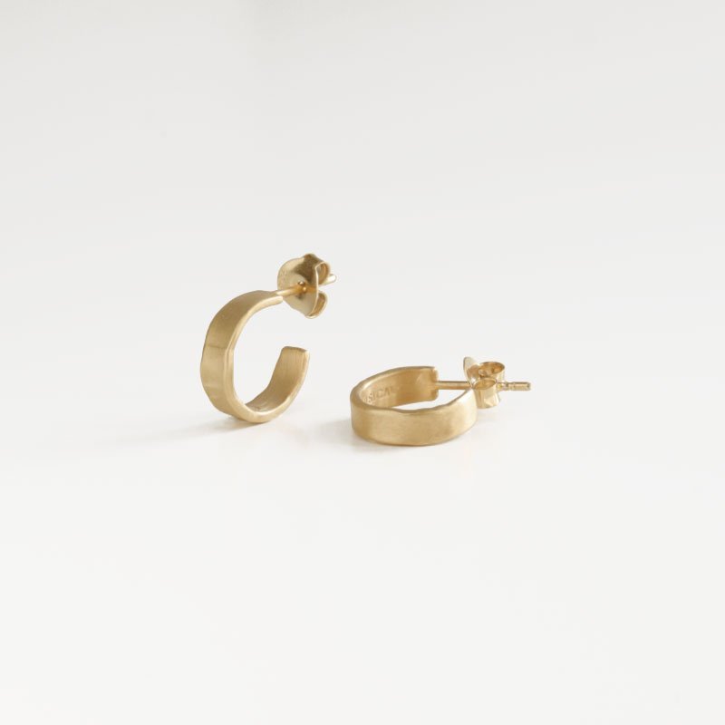 bretagne-s-hoop-earrings-gold bretagne-s-hoop-earrings-gold