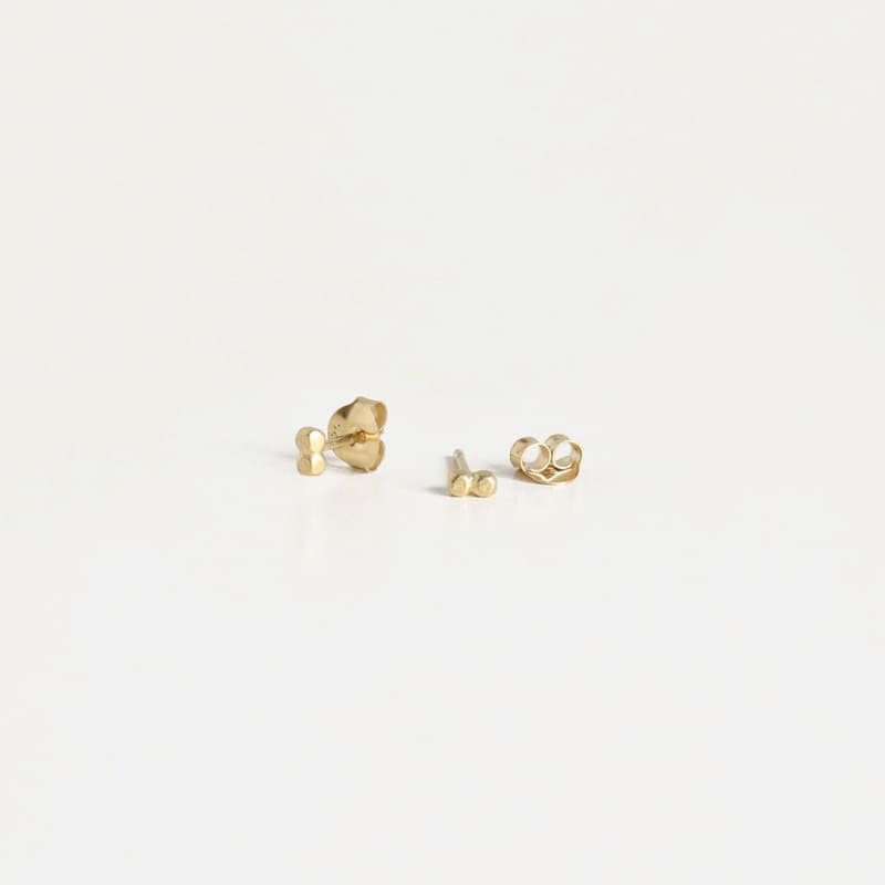 camu-earrings-gold camu-earrings-gold