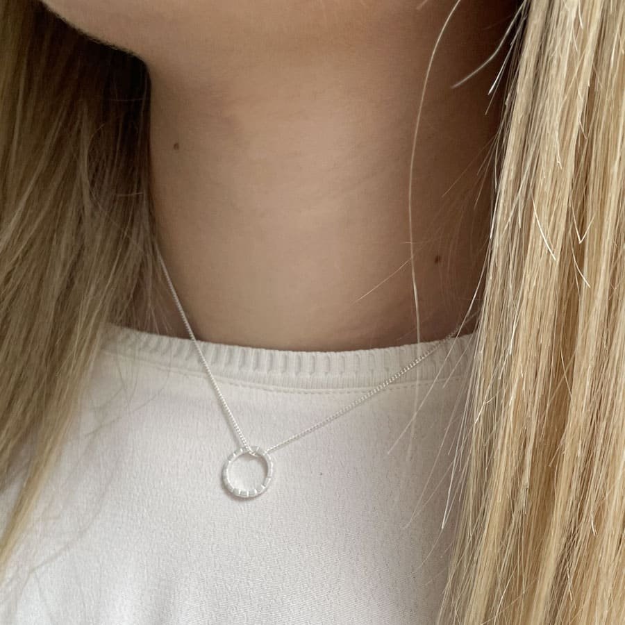 camu-s-necklace-silver camu-s-necklace-silver