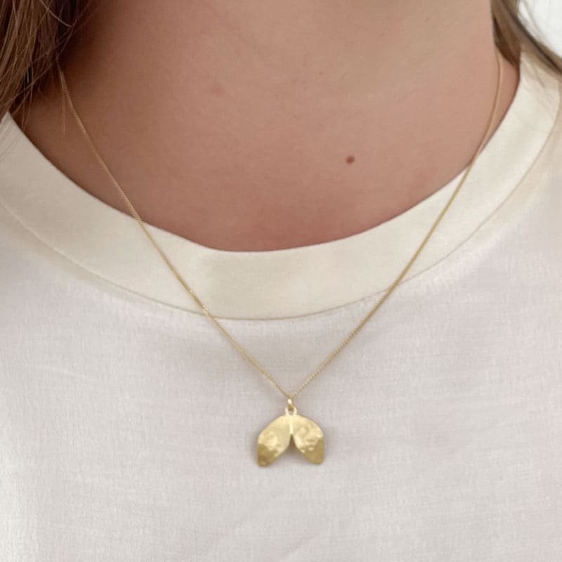 vera-gold-necklace